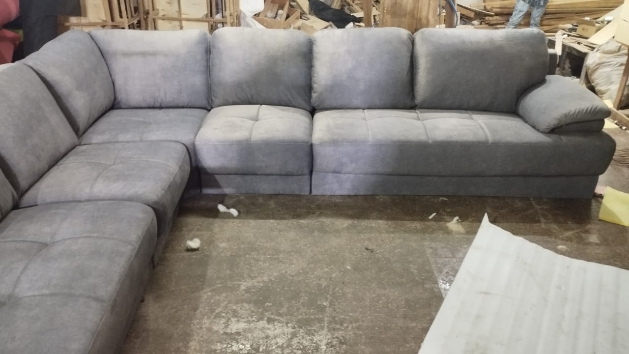 avt